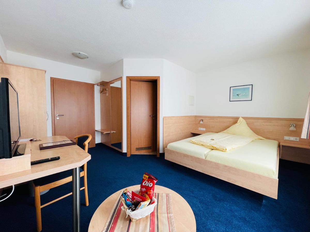 Hotel Zum Fliegerwirt Mengen ภายนอก รูปภาพ