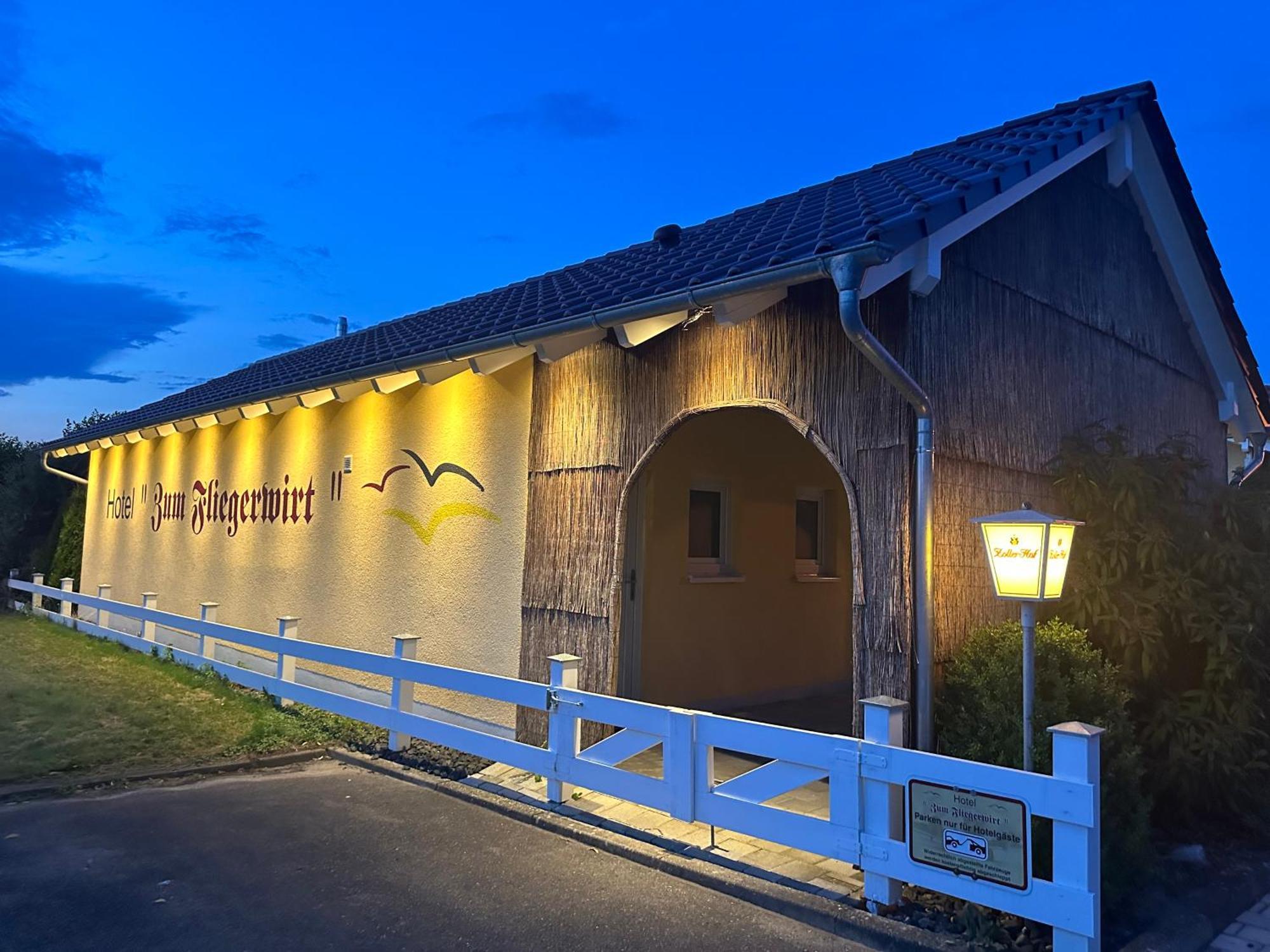 Hotel Zum Fliegerwirt Mengen ภายนอก รูปภาพ